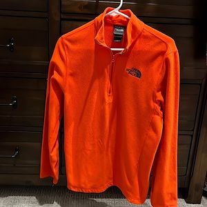 The North Face small 1/3 zip pullover unisex